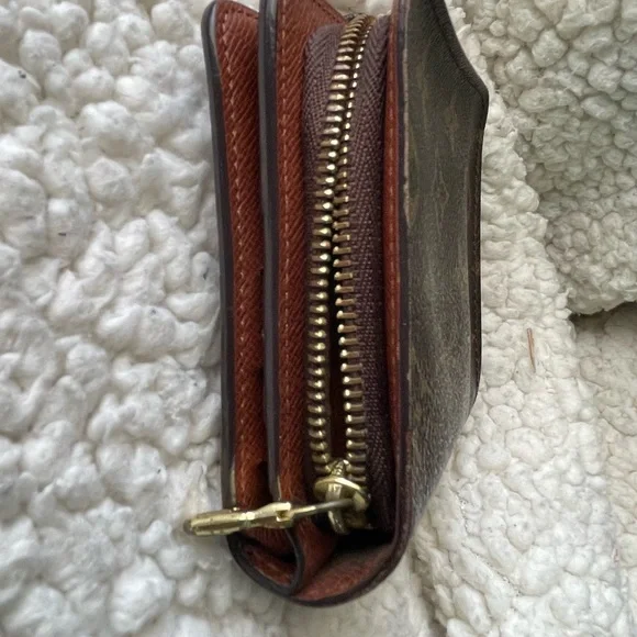 LouisVuitton Compact Wallet - Picture 3 of 12